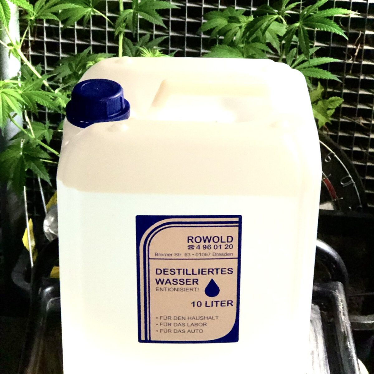 Destilliertes Wasser
