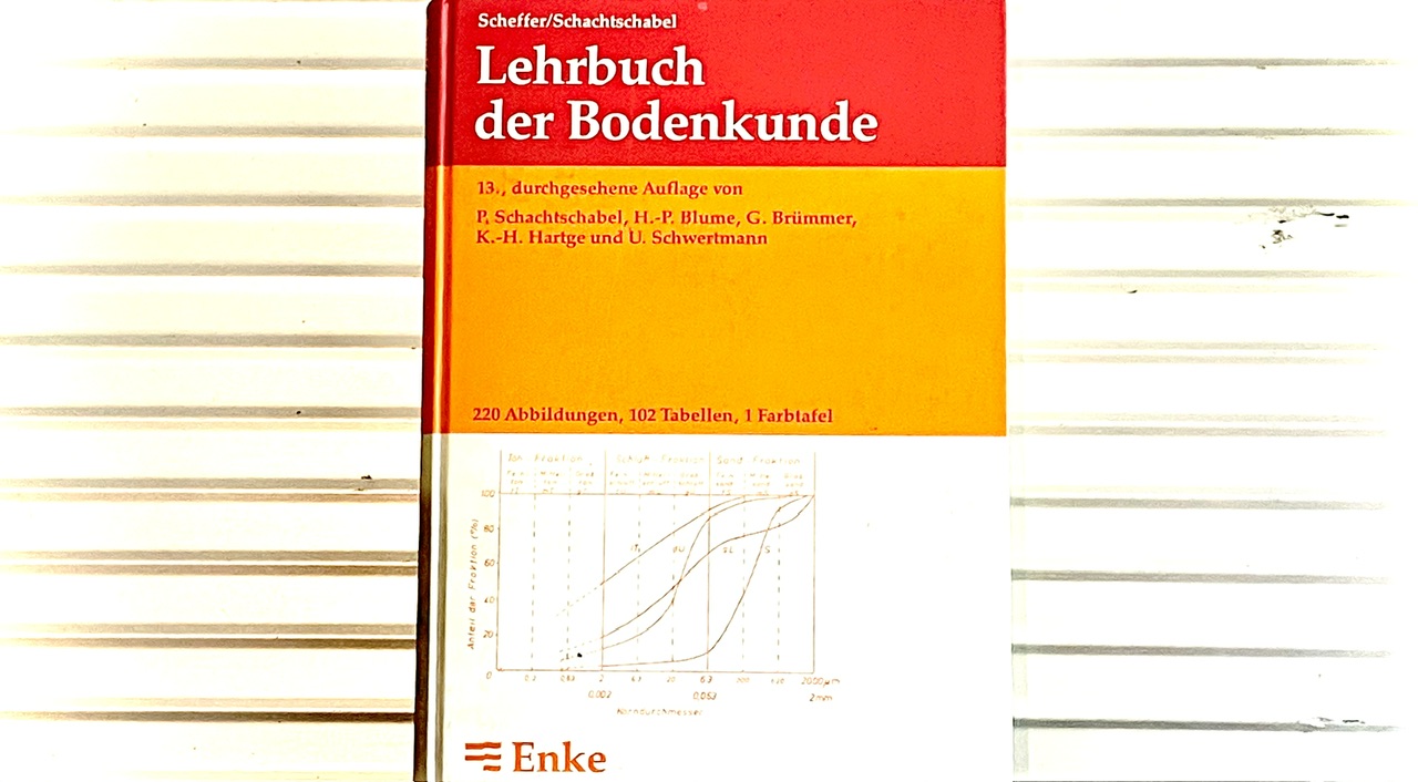 Lehrbuch der Bodenkunde