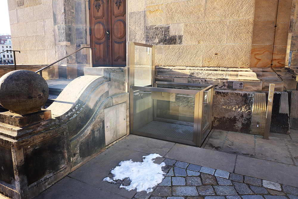 Barrierefreiheit in der Frauenkirche Dresden Foto-Eric-Reppe-Der-Haarflüsterer